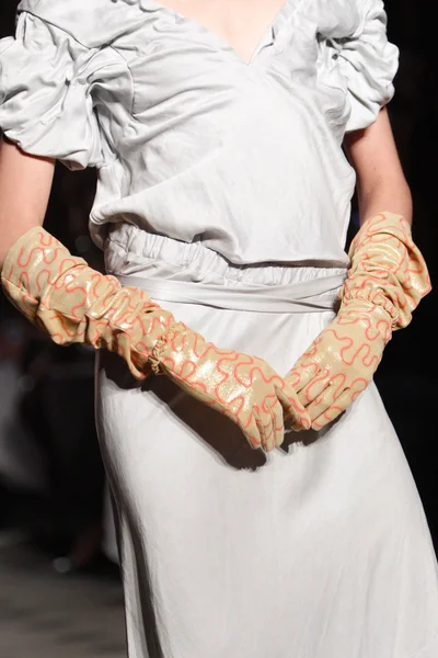 Look 60